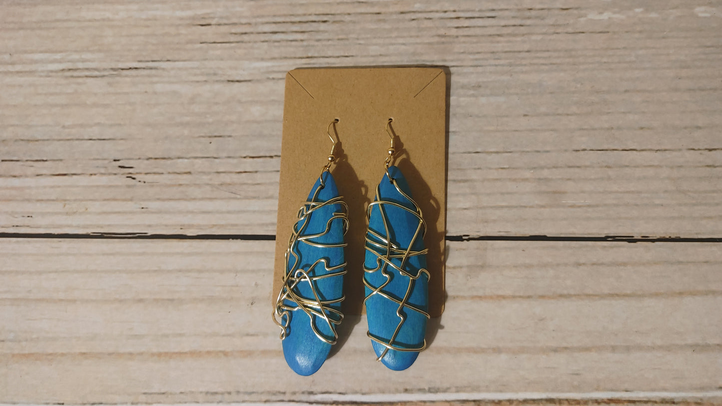 Wood drop earrings with wire